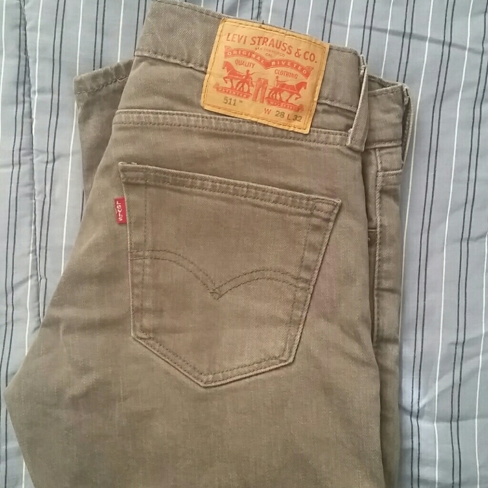 Preowned Gray 511 Slim Levi Jeans!